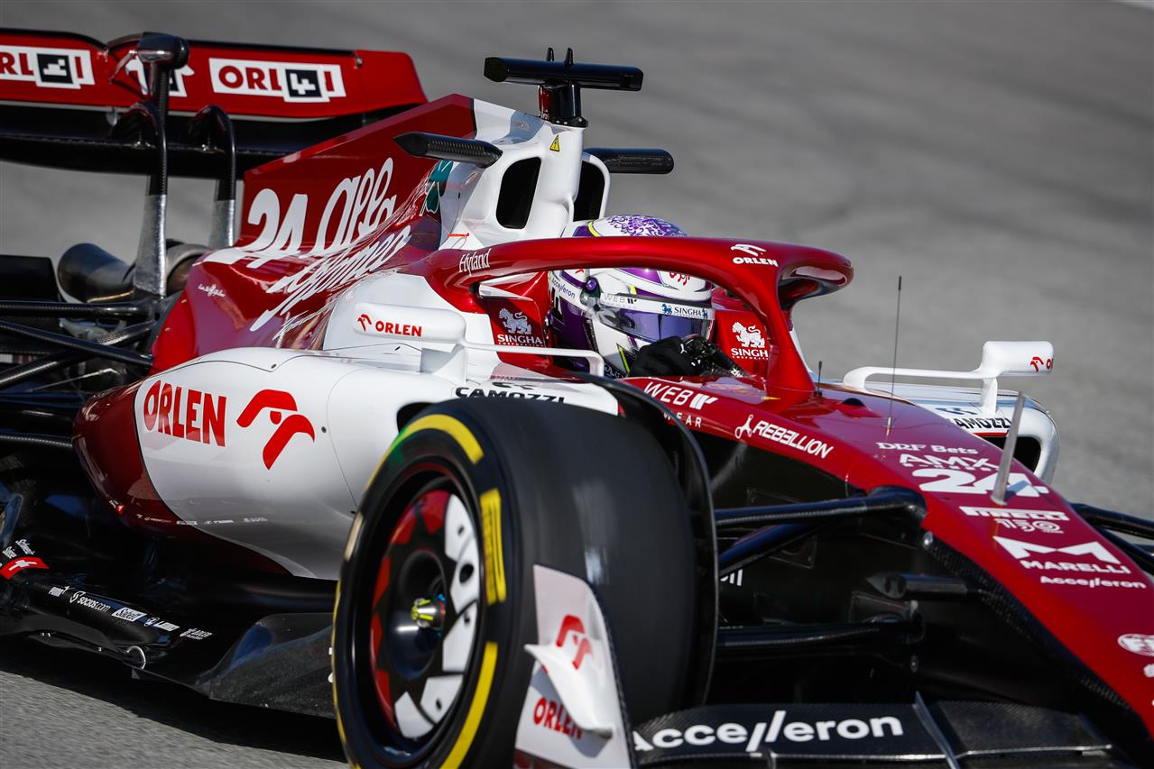 Camozzi Logo auf Sauber C42 Auto